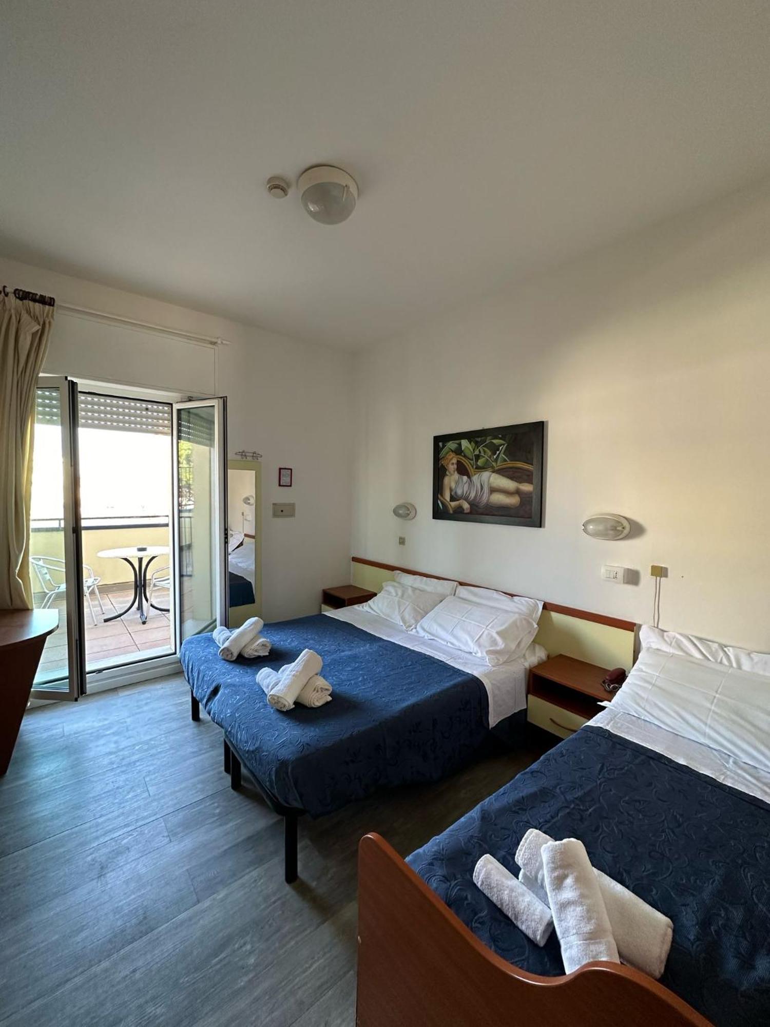 Nuovo Hotel Anthisa Лидо ди Савио Екстериор снимка