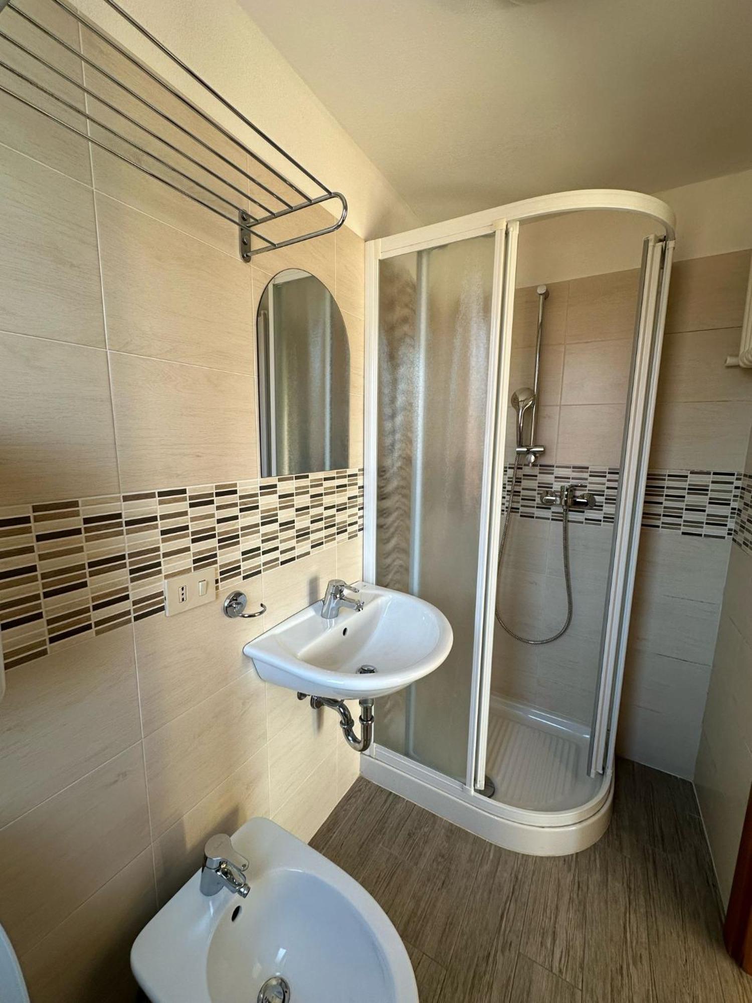 Nuovo Hotel Anthisa Лидо ди Савио Екстериор снимка