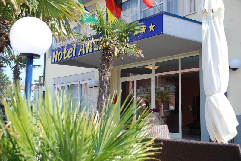 Nuovo Hotel Anthisa Лидо ди Савио Екстериор снимка