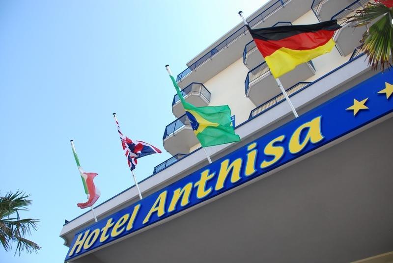 Nuovo Hotel Anthisa Лидо ди Савио Екстериор снимка