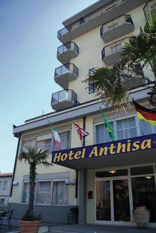 Nuovo Hotel Anthisa Лидо ди Савио Екстериор снимка